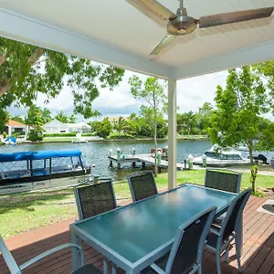 Noosa Entrance Waterfront Австралия